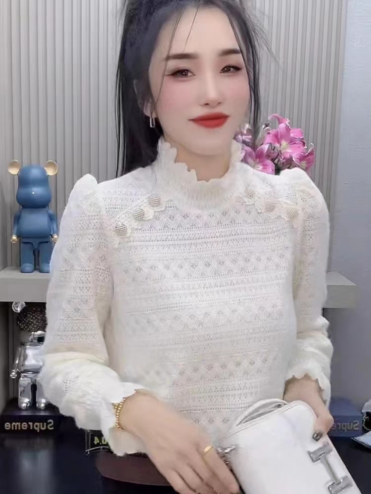 法式半高领蕾丝打底衫美女秋冬季新款别致长袖百搭小衫钉扣菲子领