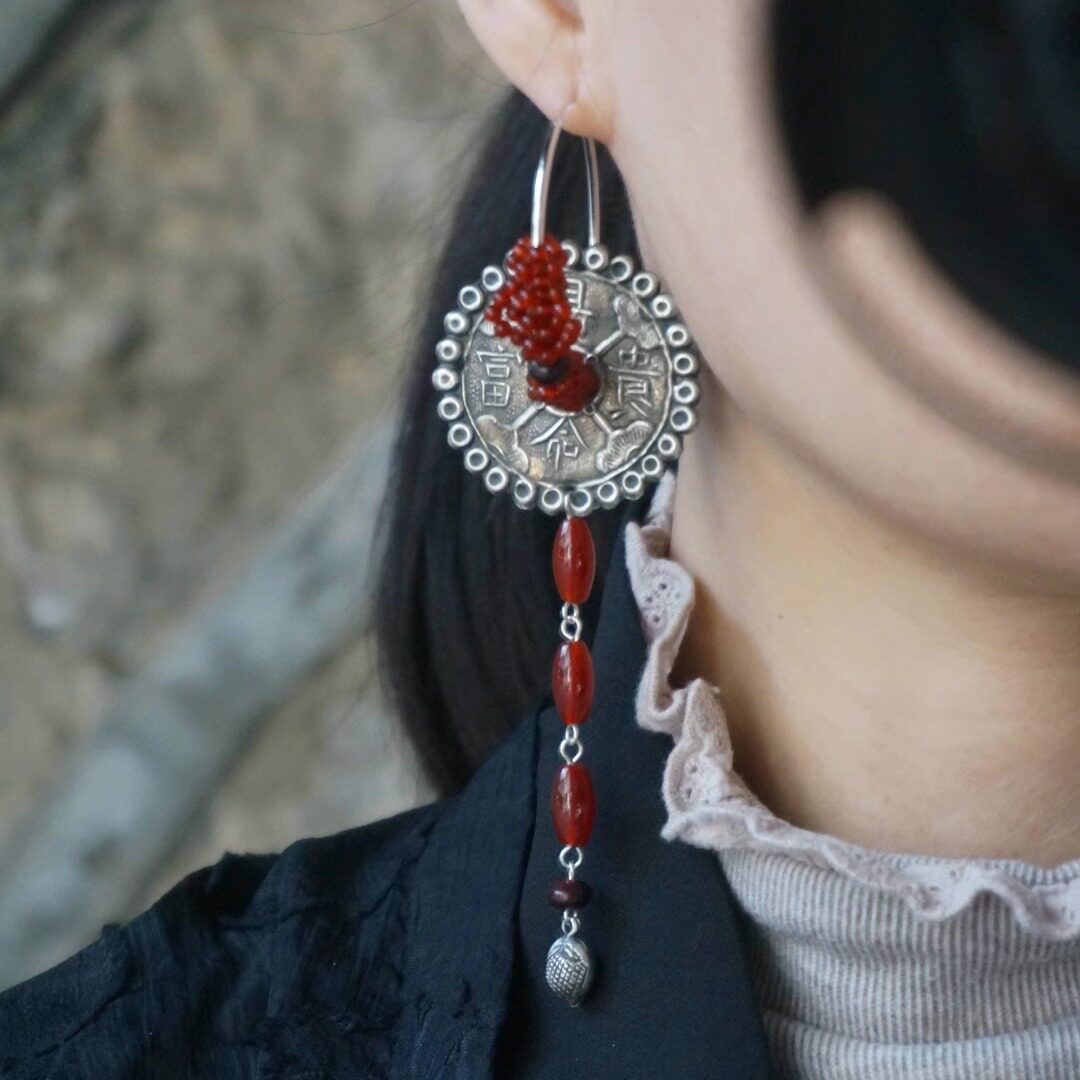 云起。清代长命富贵花钱老银红玛瑙手工辑珠民族风长流苏耳圈耳环