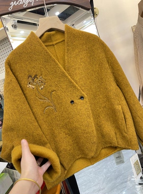 新中式V领羊毛呢外套大衣