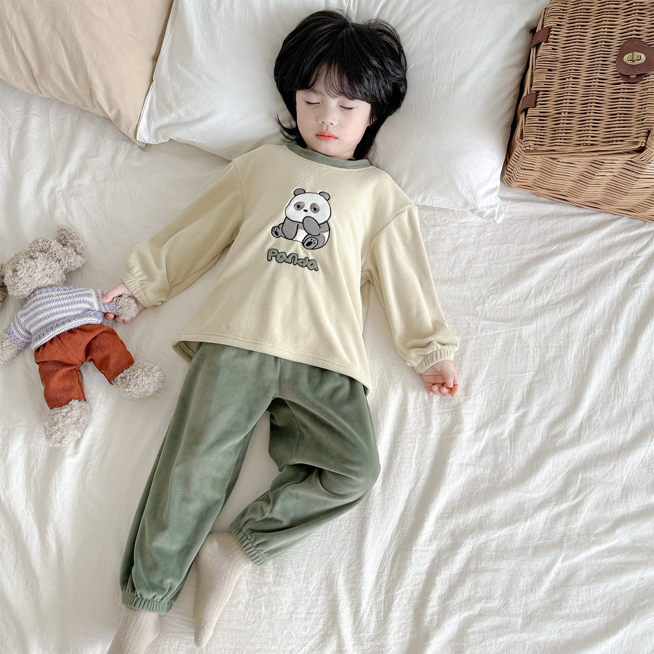 保暖加厚秋冬澳毛绒儿童睡衣简约