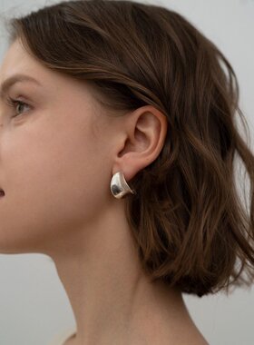 PixieMarket代购官网正品气质半月形金属耳钉耳环Petal Earrings