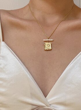 pixiemarket欧美复古淡水巴洛克珍珠方形人像吊坠锁骨链项链女潮