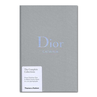 时尚 Catwalk 现货 定制设计画册书 Dior 服装 高级时尚 品牌设计书 迪奥T台秀