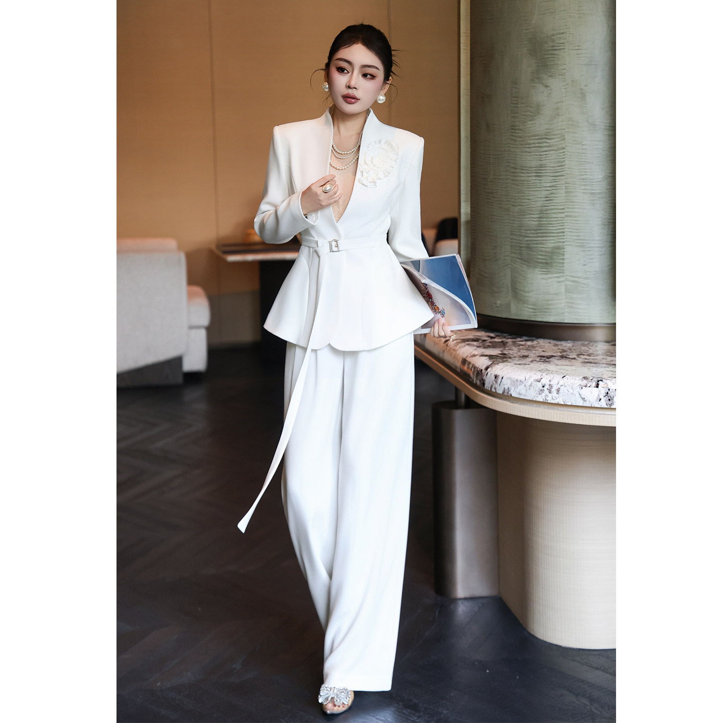 轻奢白色西装套装女职业装商务气质立体花两件套显瘦通勤职场紫色,女装/女士精品,时尚套装,淘宝优惠券,粉丝福利购,淘宝优惠卷