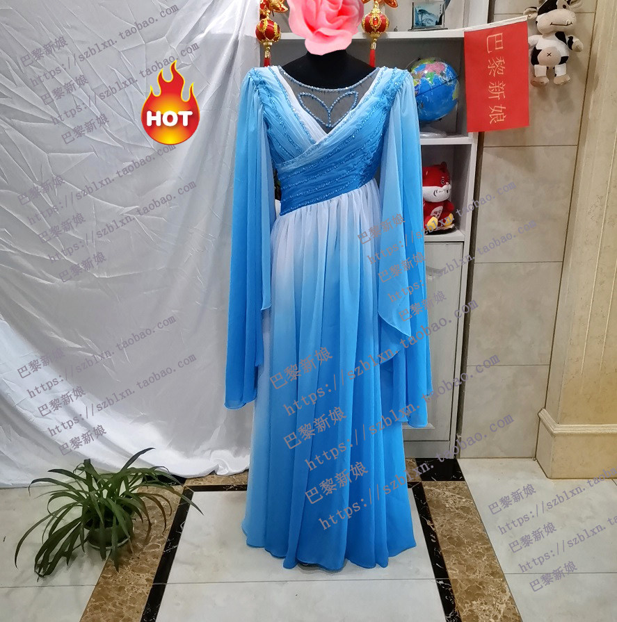 蓝色渐变水袖透明圆领飘逸礼服