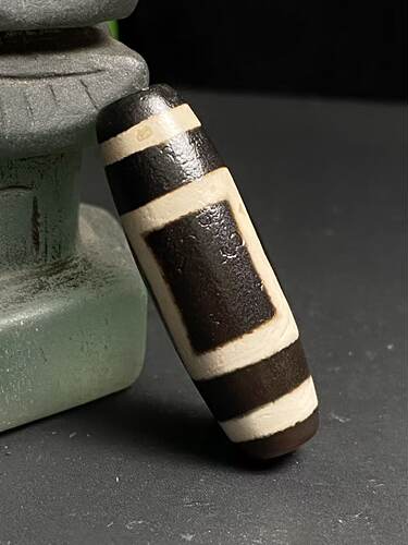 【一眼天地天珠】高油润老皮壳保真天然玛瑙时尚文玩35*12mm