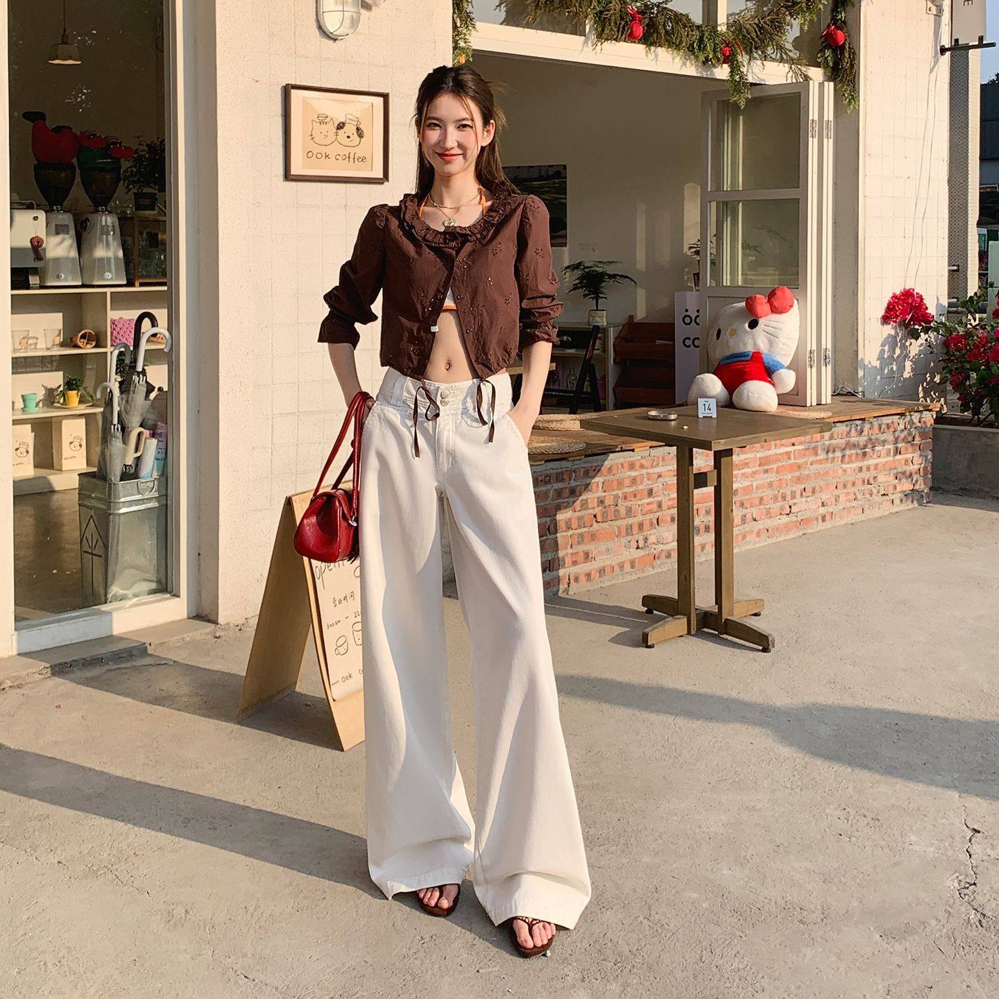 米白色美式复古阔腿牛仔裤女春季2026新款显瘦垂感窄版直筒拖地裤