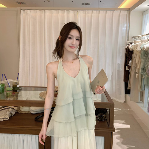 AS OFFICIAL-住晴日feel钟爱法式设计师款蕾丝设计挂脖荷叶边小衫