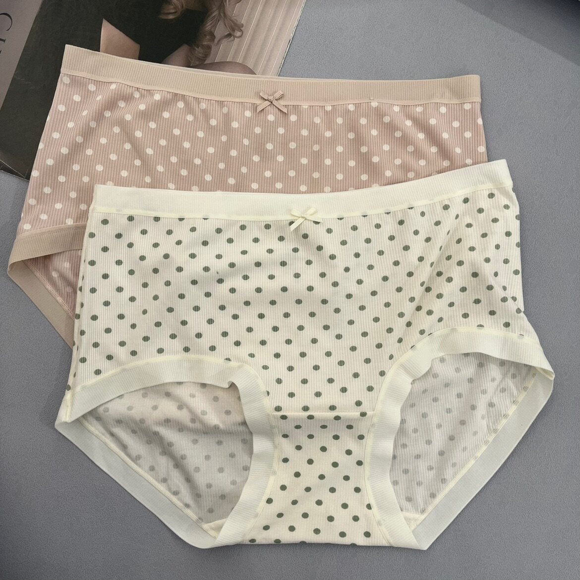 小蓝裙亲肤柔软圆点少女内裤日系舒适抗菌棉裆女生高弹无痕三角裤