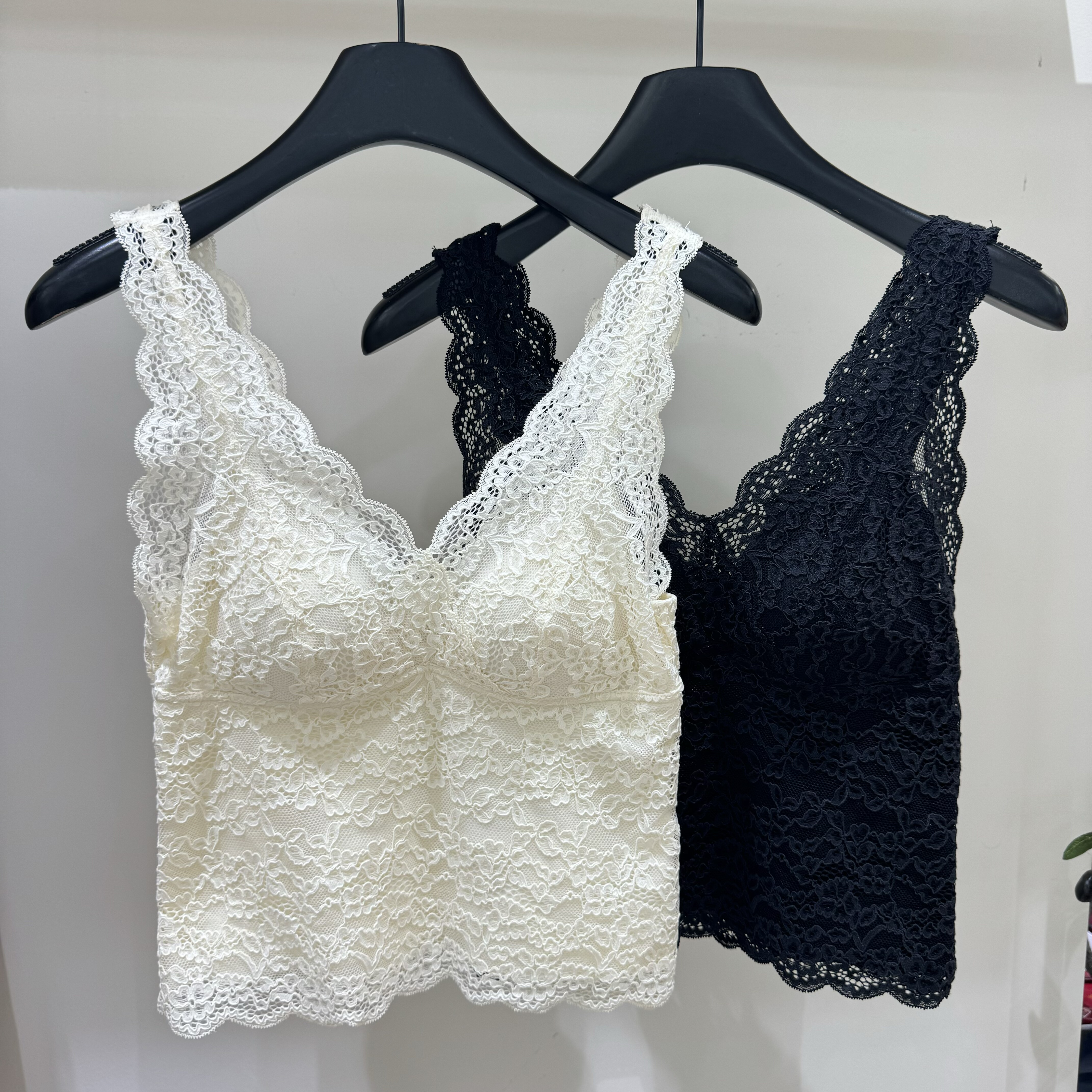 美月馨12595蕾丝秋冬奢感花边宽肩蕾丝背心女V领保暖舒适美背内衣