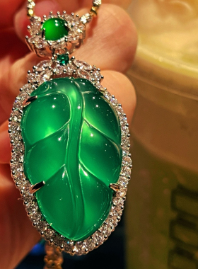 高冰玻璃体天然绿玉髓大颗粒树叶吊坠 金枝玉叶 事业有成 不配链