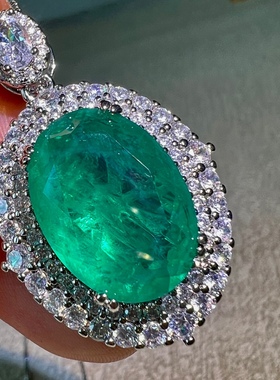 高端大气 仿真天然祖母绿椭圆吊坠绿色宝石简约挂坠饰品礼物