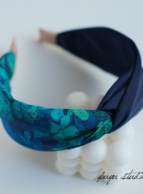 《翡翠湾》原创小众拼色深蓝色高颅顶宽边发箍洗脸头箍拍照发饰