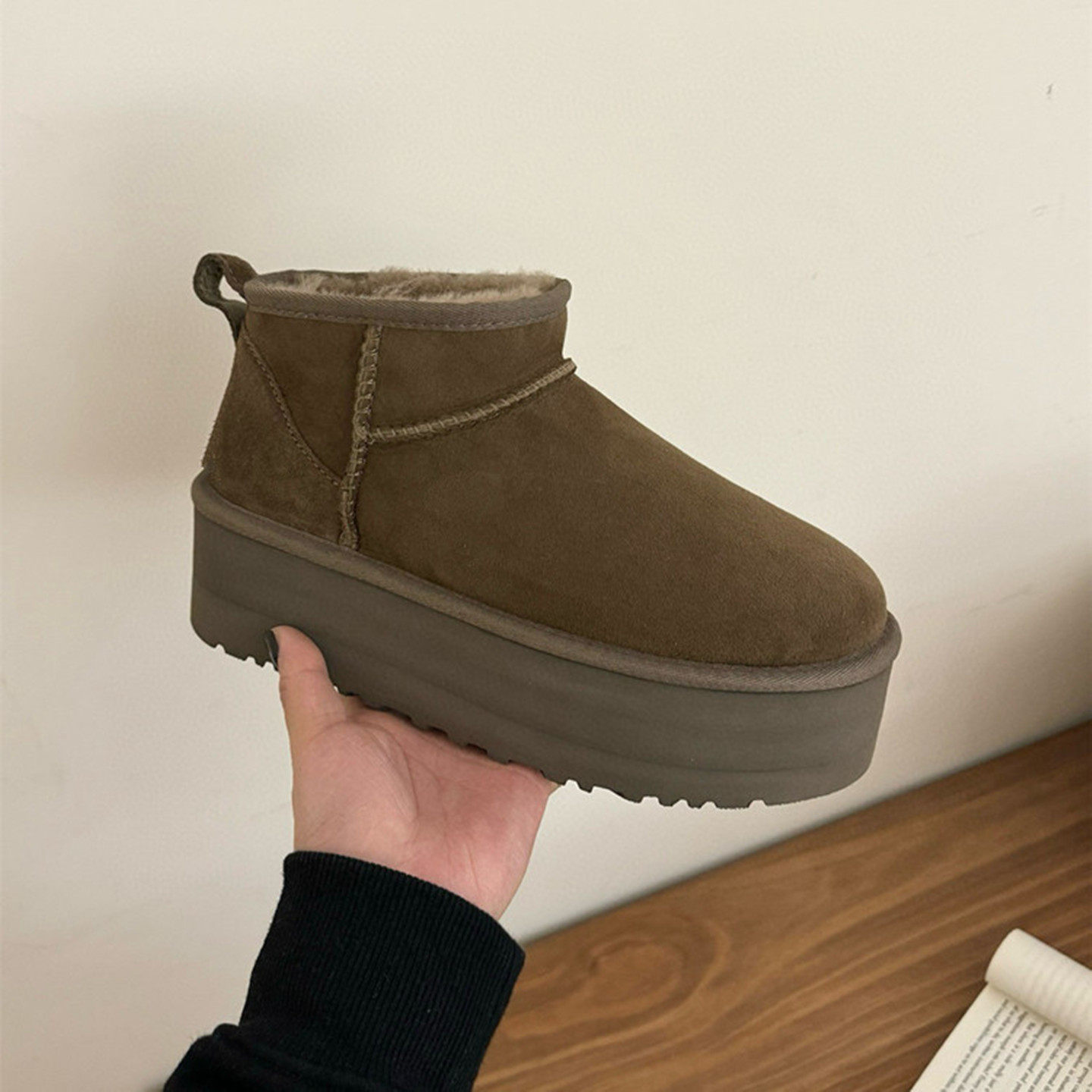 桑坡羊皮毛一体厚底迷你雪地靴女冬季周冬雨同款短筒棉靴EASΕUGG