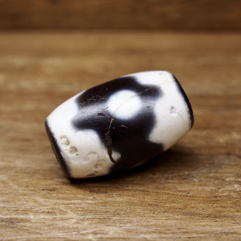 西亚百年火供镶蚀坛城小三眼老天珠 皮壳包浆熟美图腾流畅 有老裂