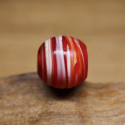 西亚大几十年红色搅丝绞胎老琉璃圆珠子13.3x12.6 皮壳包浆浑厚