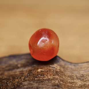 千年阿契美尼德 红玉髓玛瑙珠 直径9-10 皮壳包浆熟美 轻微小磕碰