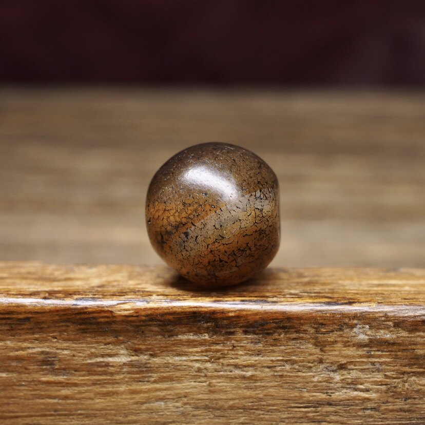 西亚千年橙色满风化纹唐色糖球缠丝玛瑙13.5mm 珠体有细小冰裂