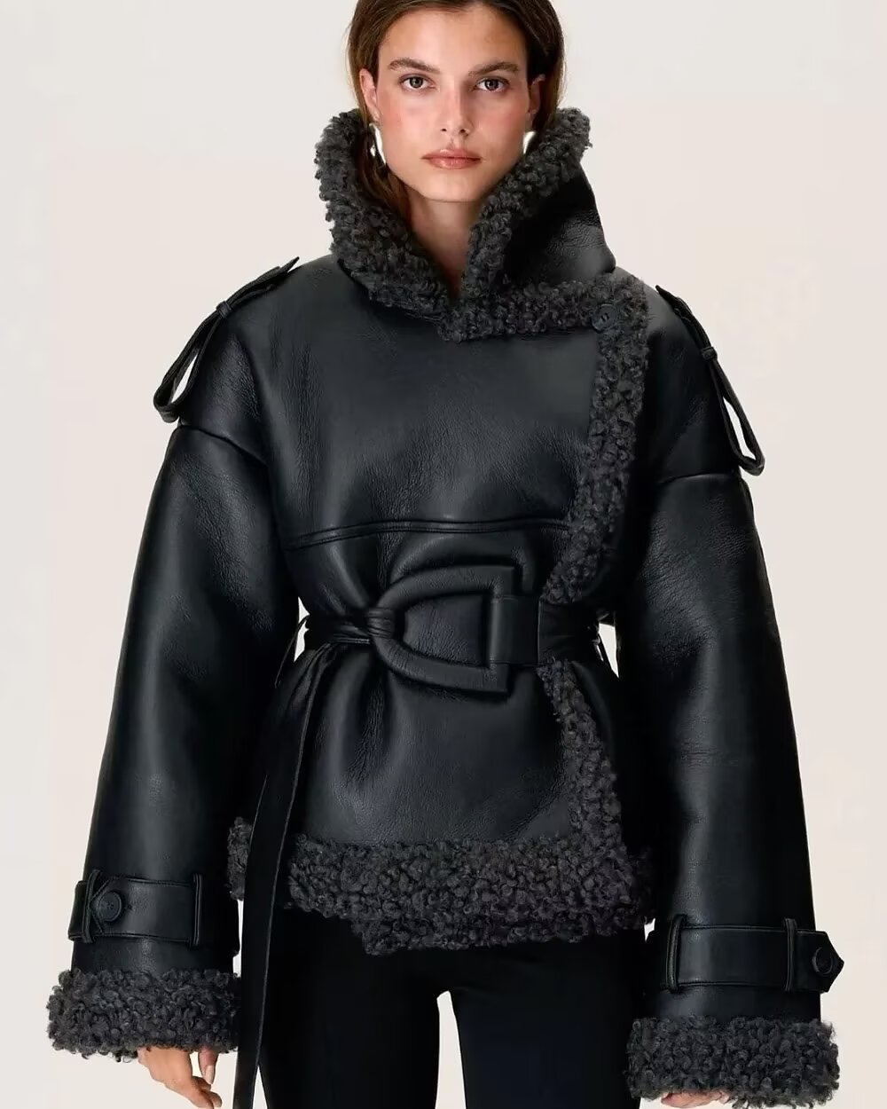 2025新款爆款机车服皮毛一体小个子短款羊羔毛外套女冬季加厚