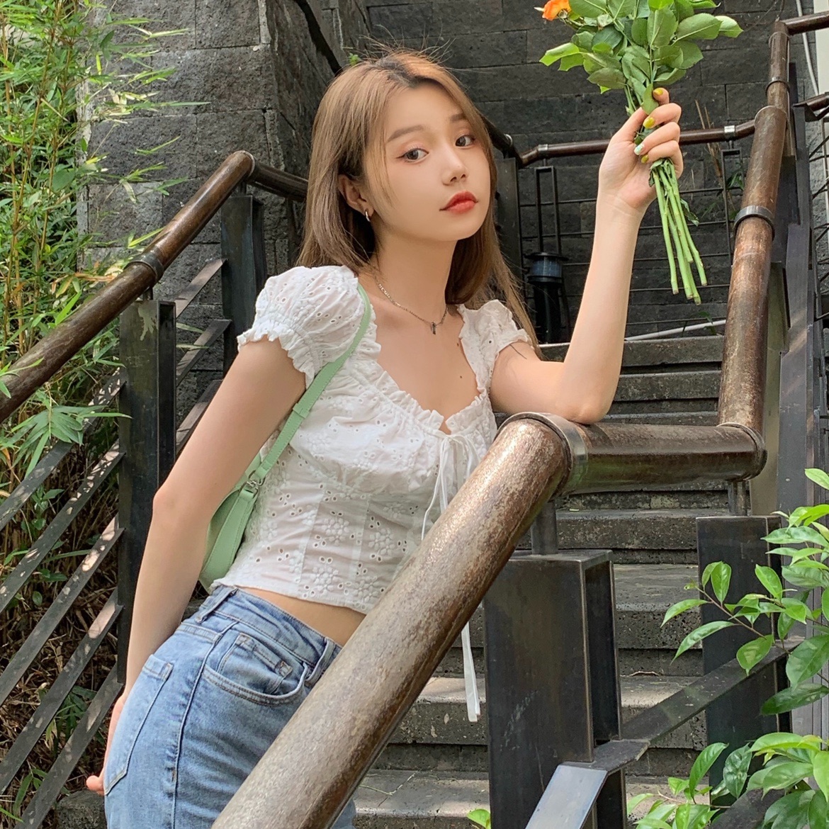 Real shot! Real price! Hollow small pure shirt