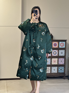 （月色）琳烺原创红标了然冬季保暖圆领醋酸亮片刺绣宽松羽绒服