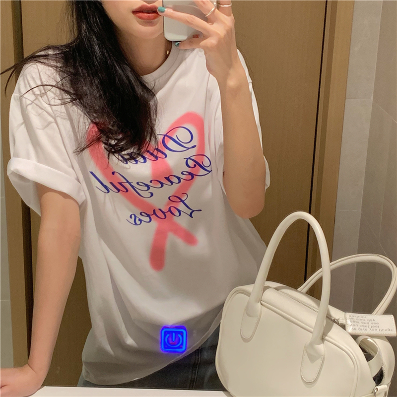 Real price ~ Black and white love print design t-shirt short sleeve blouse