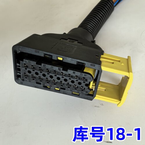 适用陕汽德龙L5000前大灯插头X5000S大灯M6000/X6000前照灯插头