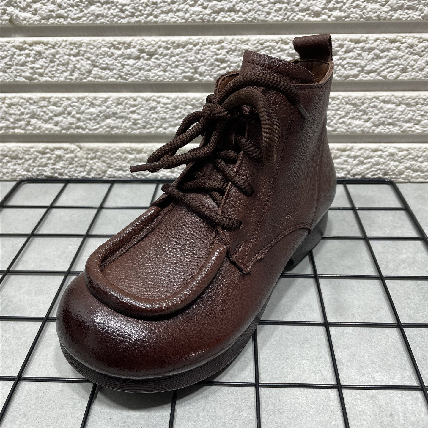 断码处理真皮复古软底短靴女秋冬新款头层牛皮系带圆头靴子妈妈鞋