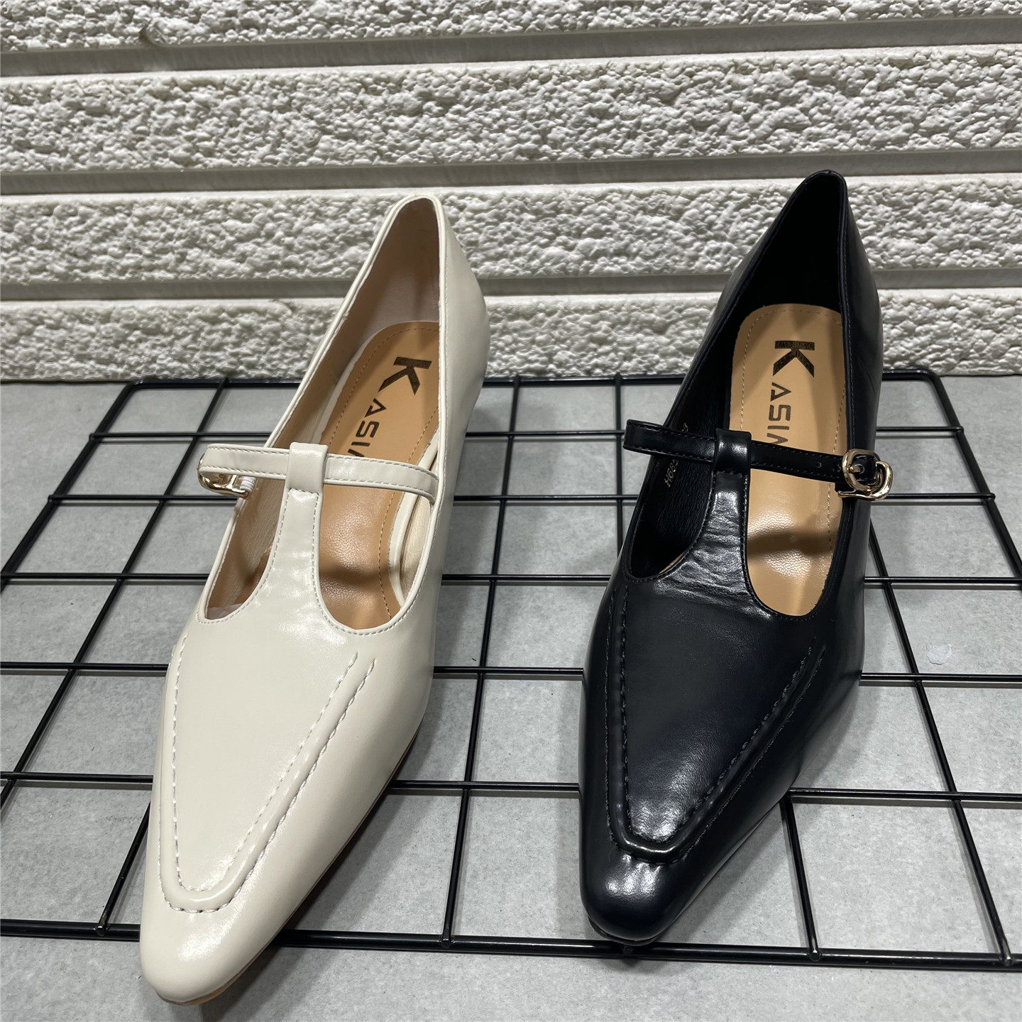 断码处理法式气质鞋子女猫跟小尖头玛丽珍鞋性感一字扣高跟单鞋女