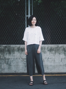 The That This | 定制独特冲孔工艺 | 白色破洞短款T恤 | may yon