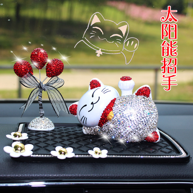 太阳能招财猫汽车用品抖音同款