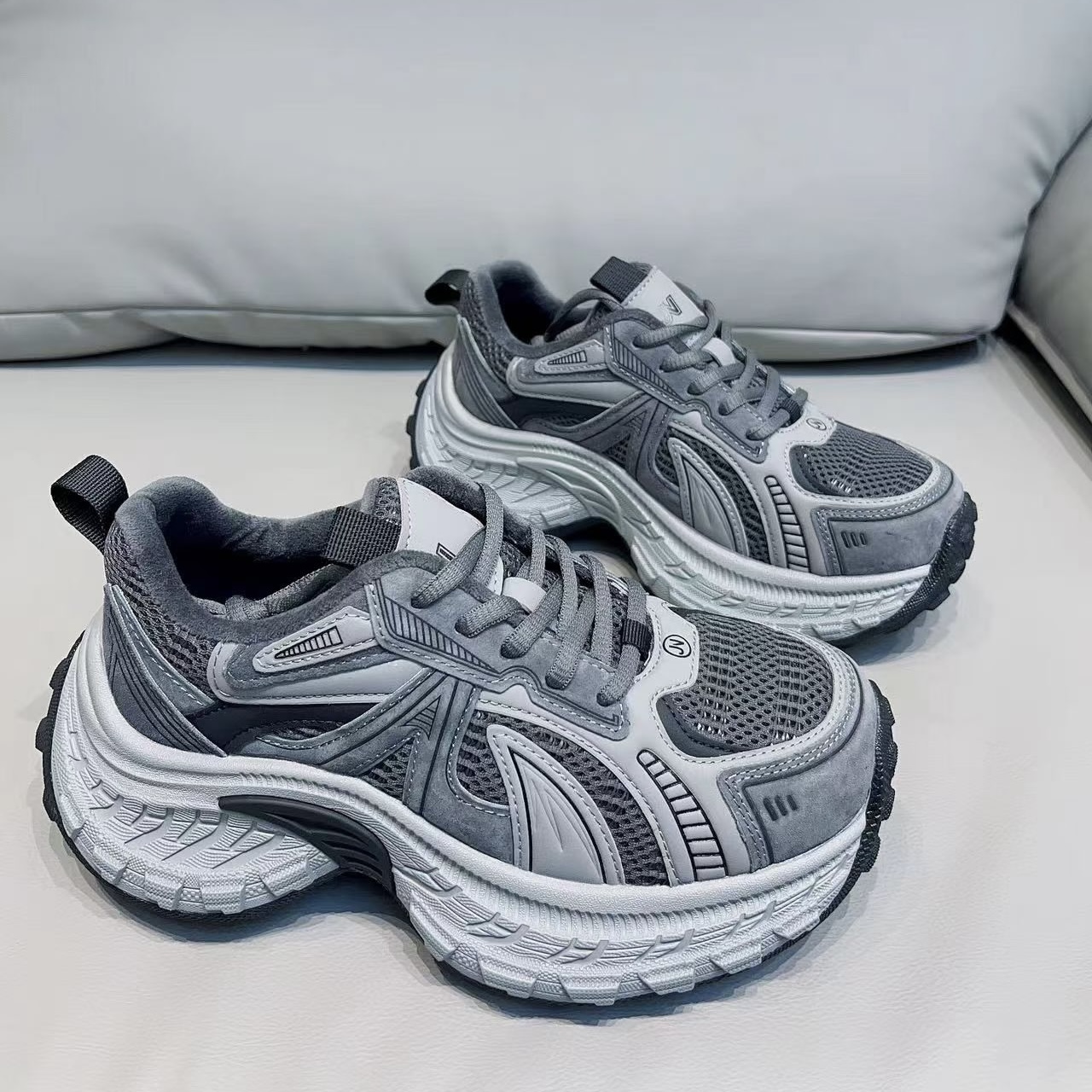 一见心动～实体店同售小怪兽加绒老爹鞋2025新款时尚休闲舒适女鞋