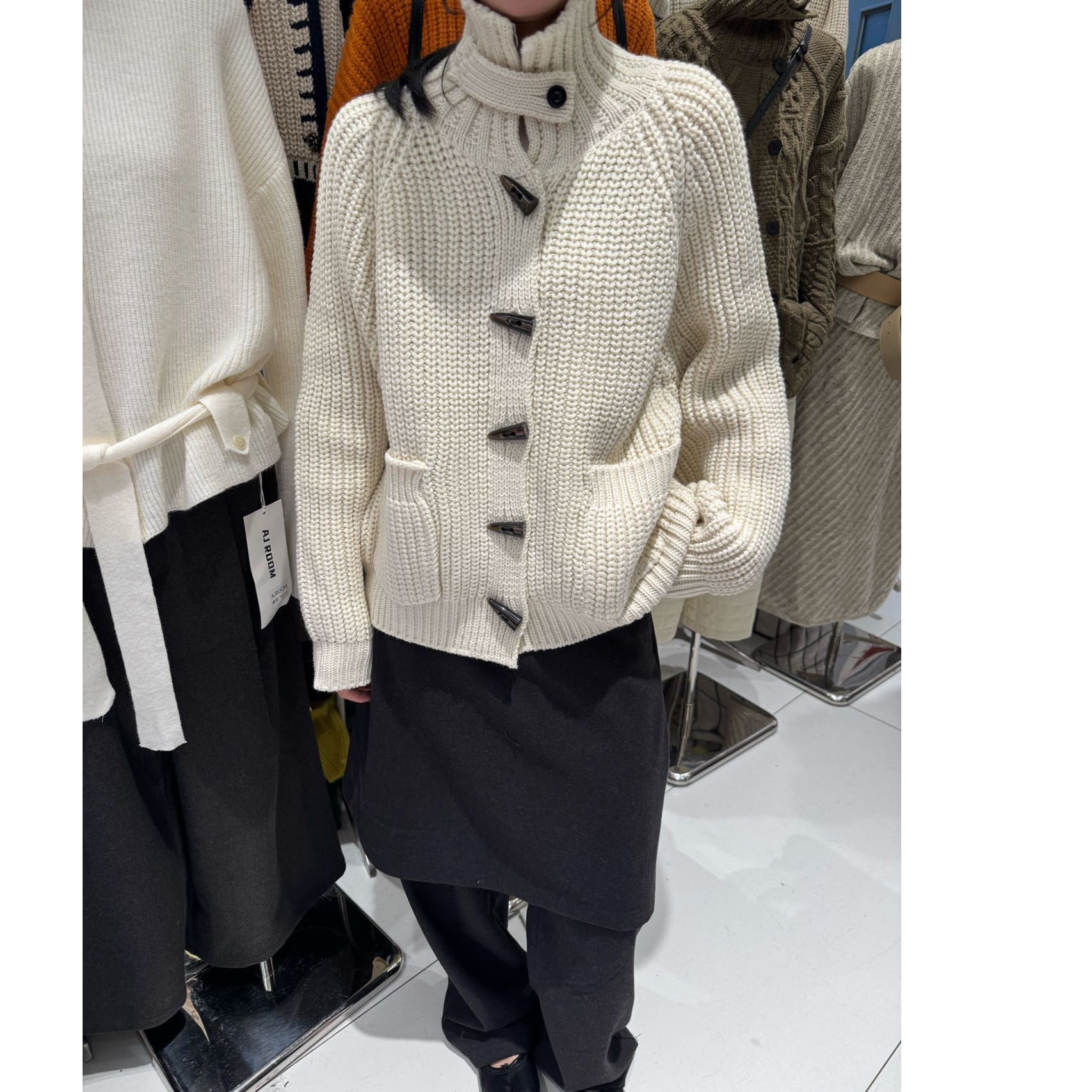 牛角扣毛衣开衫女款针织外套