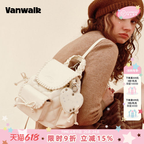 VANWALK/出走小众波点女生双肩包