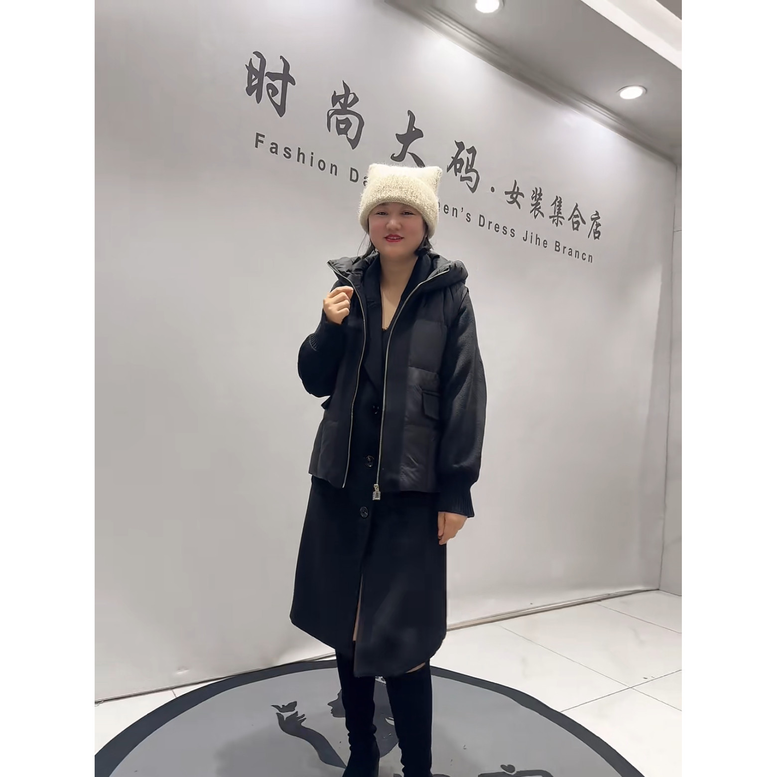 芮娜依莲9221冬新款加肥加大码女装胖妹妹羊绒大衣羽绒马夹两件套