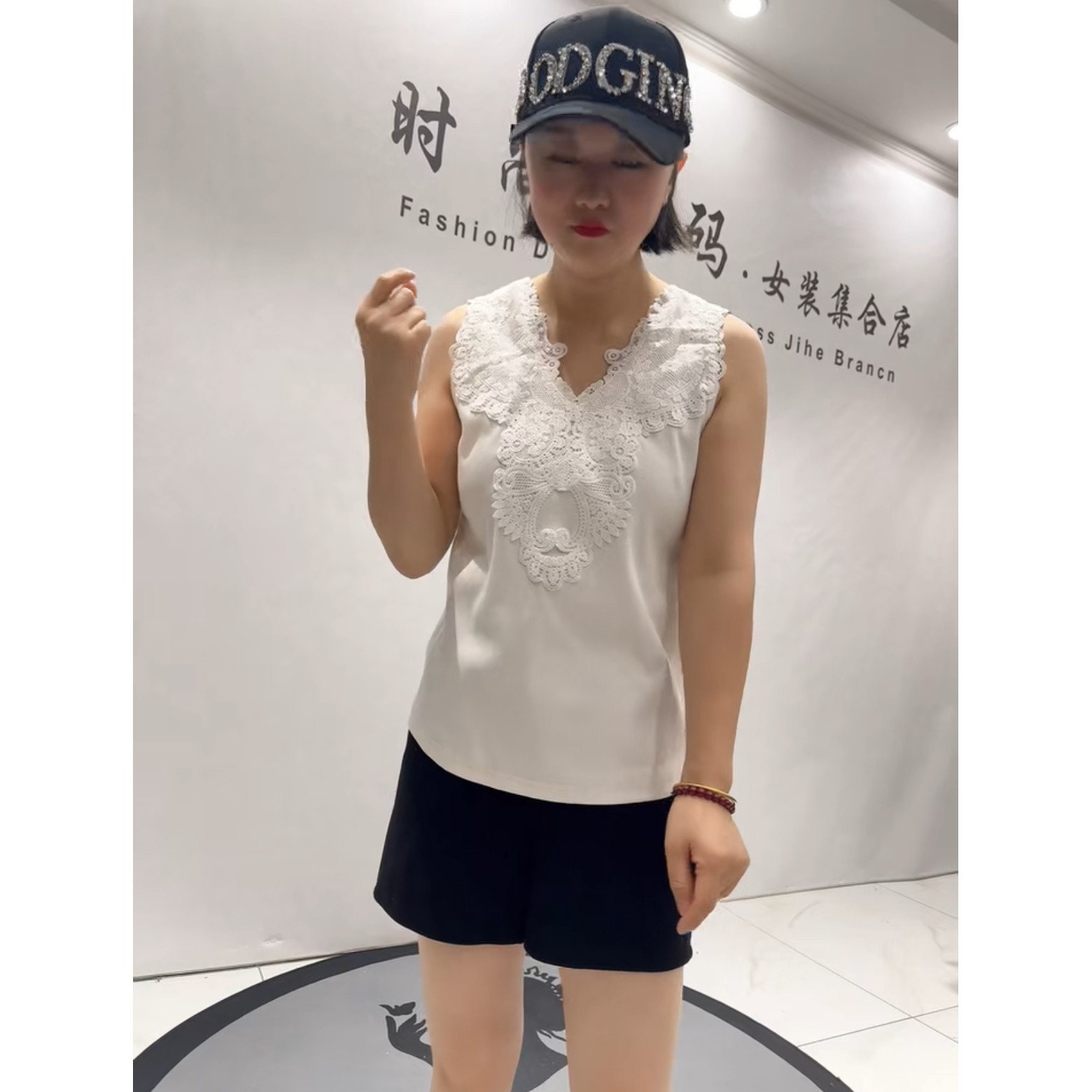 8275针丝缘子汇2026春季新款加肥加大码女装立体剪裁蕾丝拼接背心,女装/女士精品,大码内搭,淘宝优惠券,粉丝福利购,淘宝优惠卷