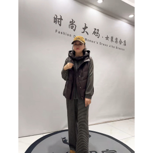 芮娜依莲9838冬新款加肥大码女装胖妹妹显瘦减龄三件套羽绒服套装