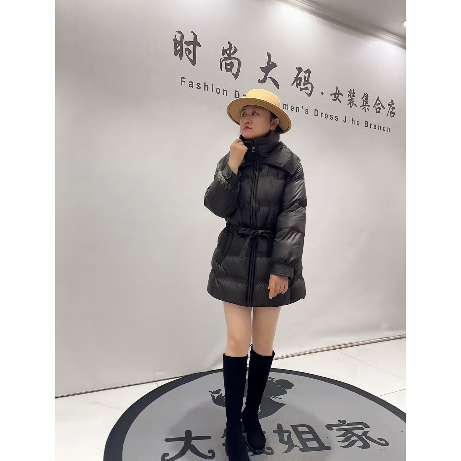 芮娜依莲9509冬新款加肥大码女装胖妹妹显瘦减龄一手长羽绒服外套
