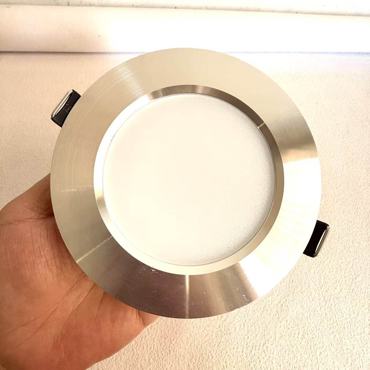 LED筒灯嵌入式吊顶筒灯