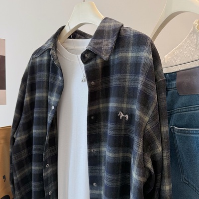 慵懒格调小马刺绣休闲格子衬衣