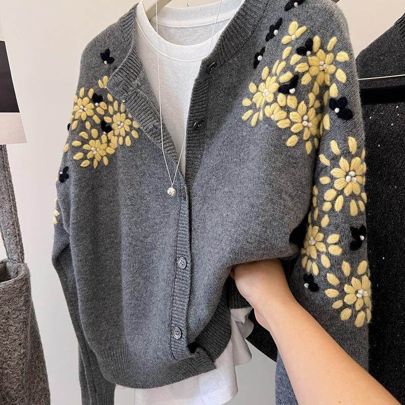 巨好看 自留 肩部手工刺绣钩花软糯舒适全羊毛单排扣针织开衫女冬,女装/女士精品,毛针织衫,淘宝优惠券,粉丝福利购,淘宝优惠卷