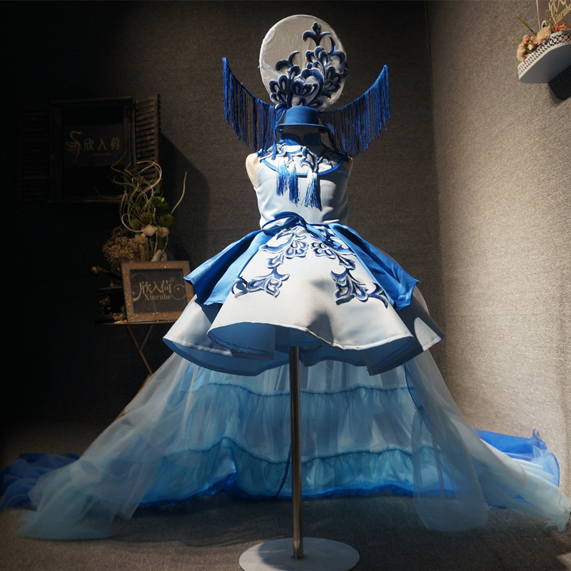 儿童青花瓷中国风礼服新年模特