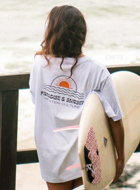美式复古日出太阳字母海浪插画涂鸦海边度假冲浪划水字母慵懒T恤