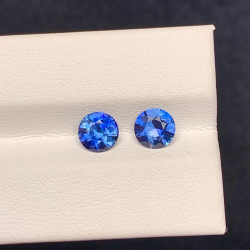 天然蓝宝石耳钉正圆形精切1.68ct