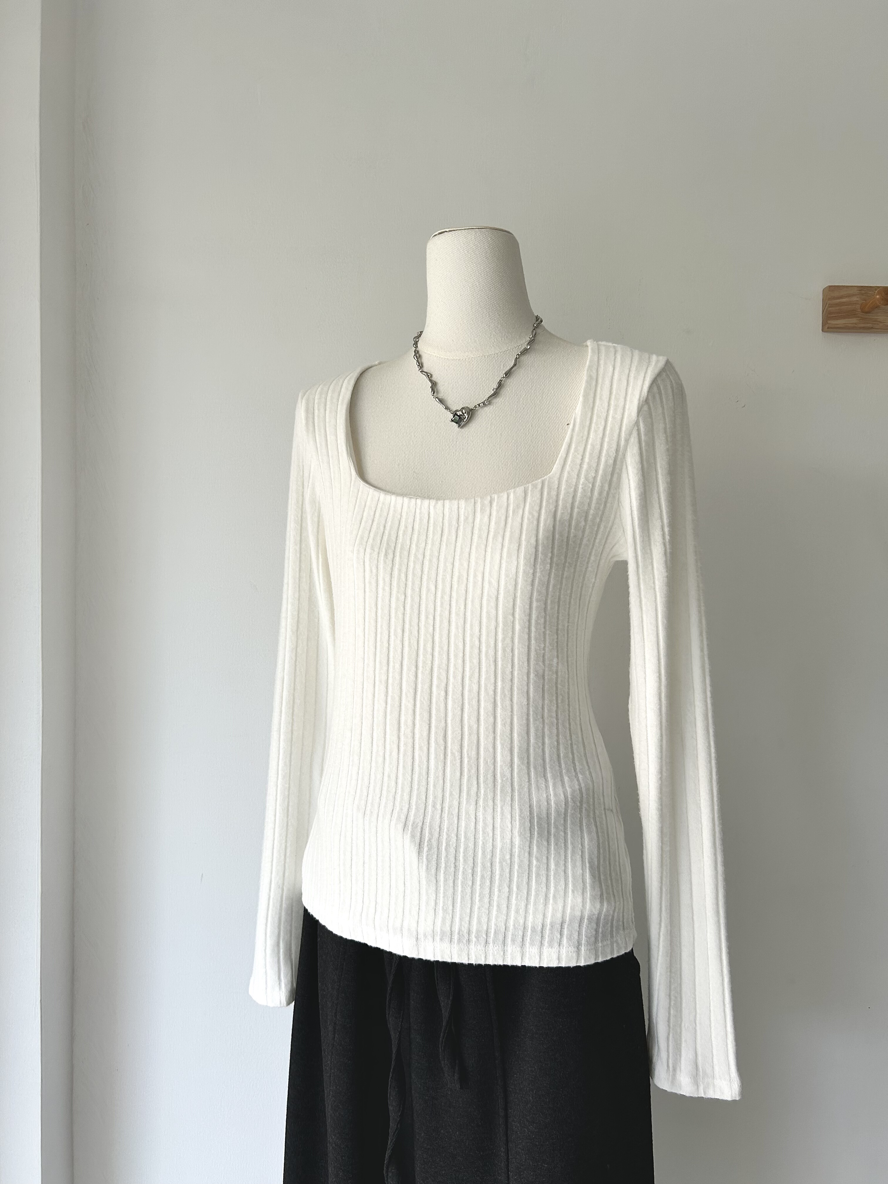 捡漏外单 简约方领坑条长袖针织衫 春秋修身显瘦百搭打底衫上衣女