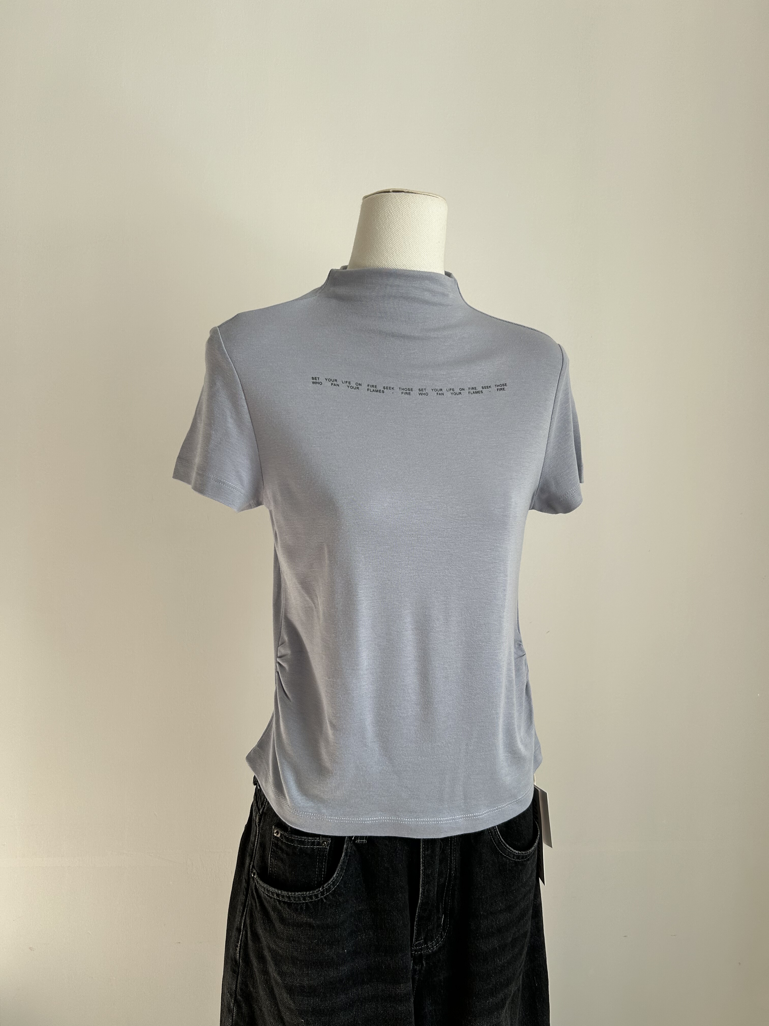 捡漏！Con*半高领正肩短袖T恤女设计感显瘦辣妹上衣叠穿打底高弹