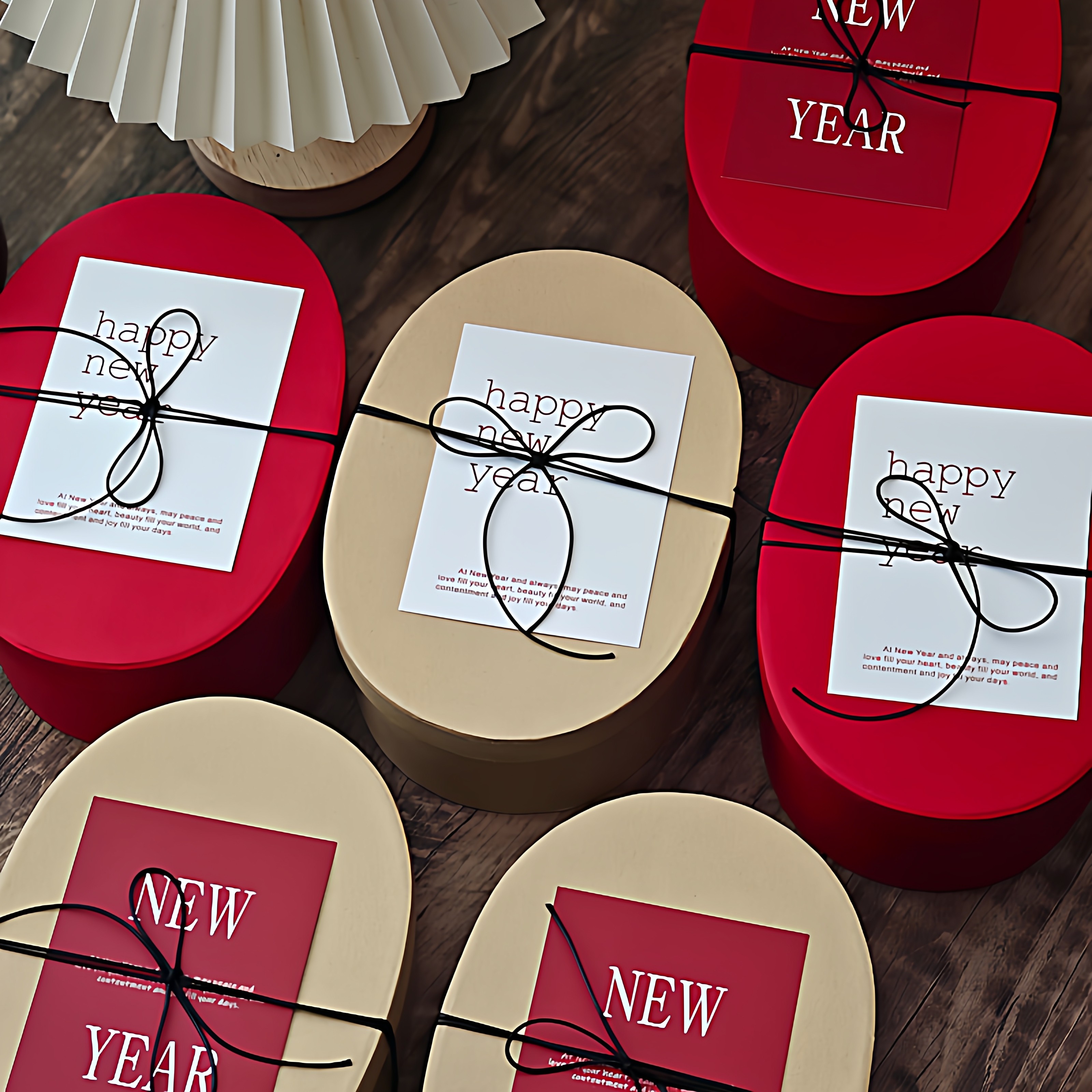 新年红色牛皮纸椭圆形包装盒雪花酥糖果马卡龙饼干礼物盒烘焙盒子