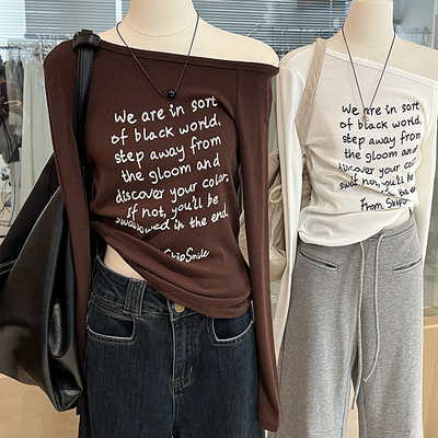 斜领不对称露肩上衣字母辣妹别致