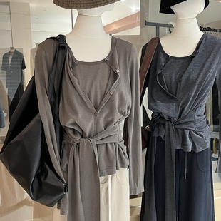 假两件针织衫女早秋新款绑带收腰显瘦设计感拼接长袖羊毛薄款上衣