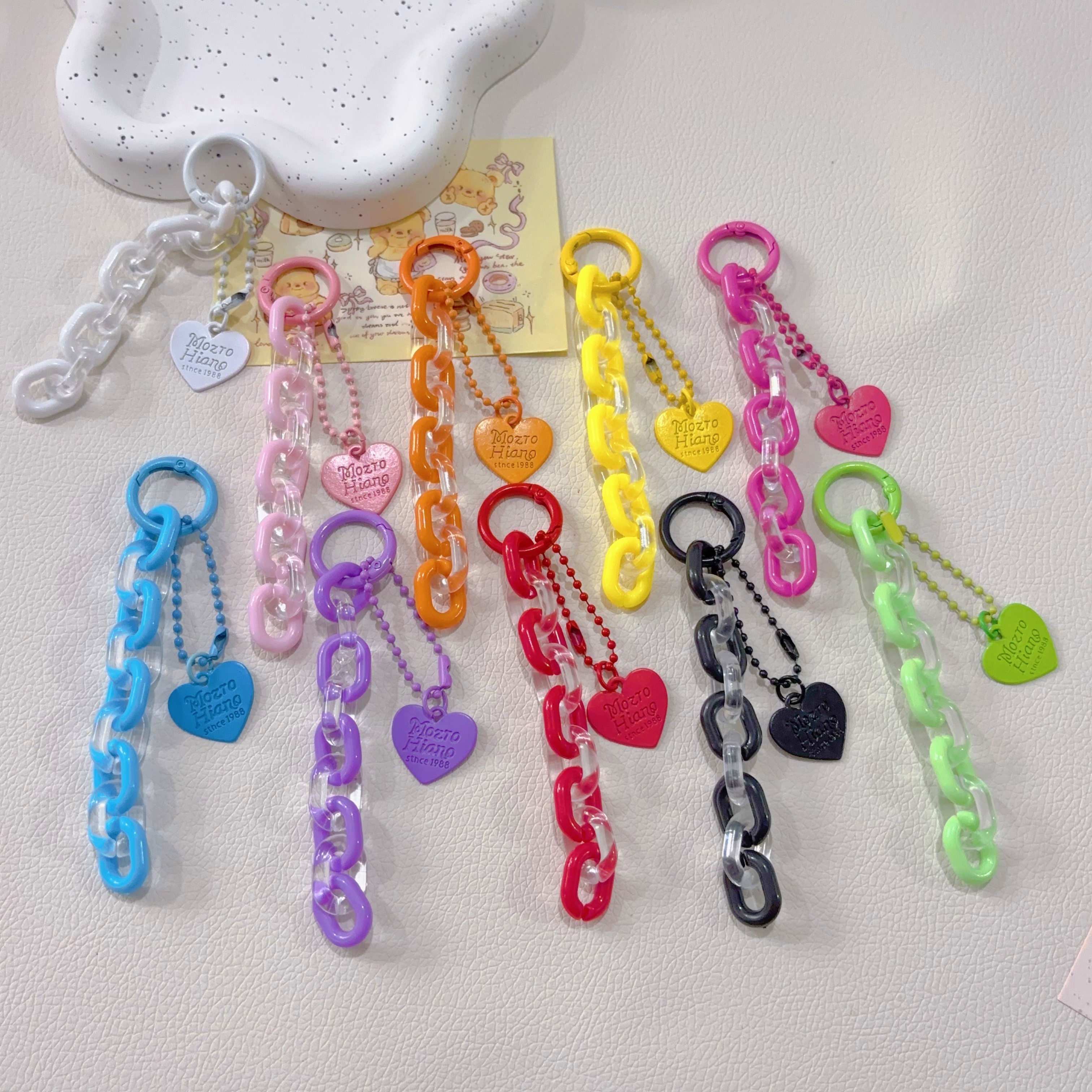 亚克力爱心保护套挂件钥匙扣